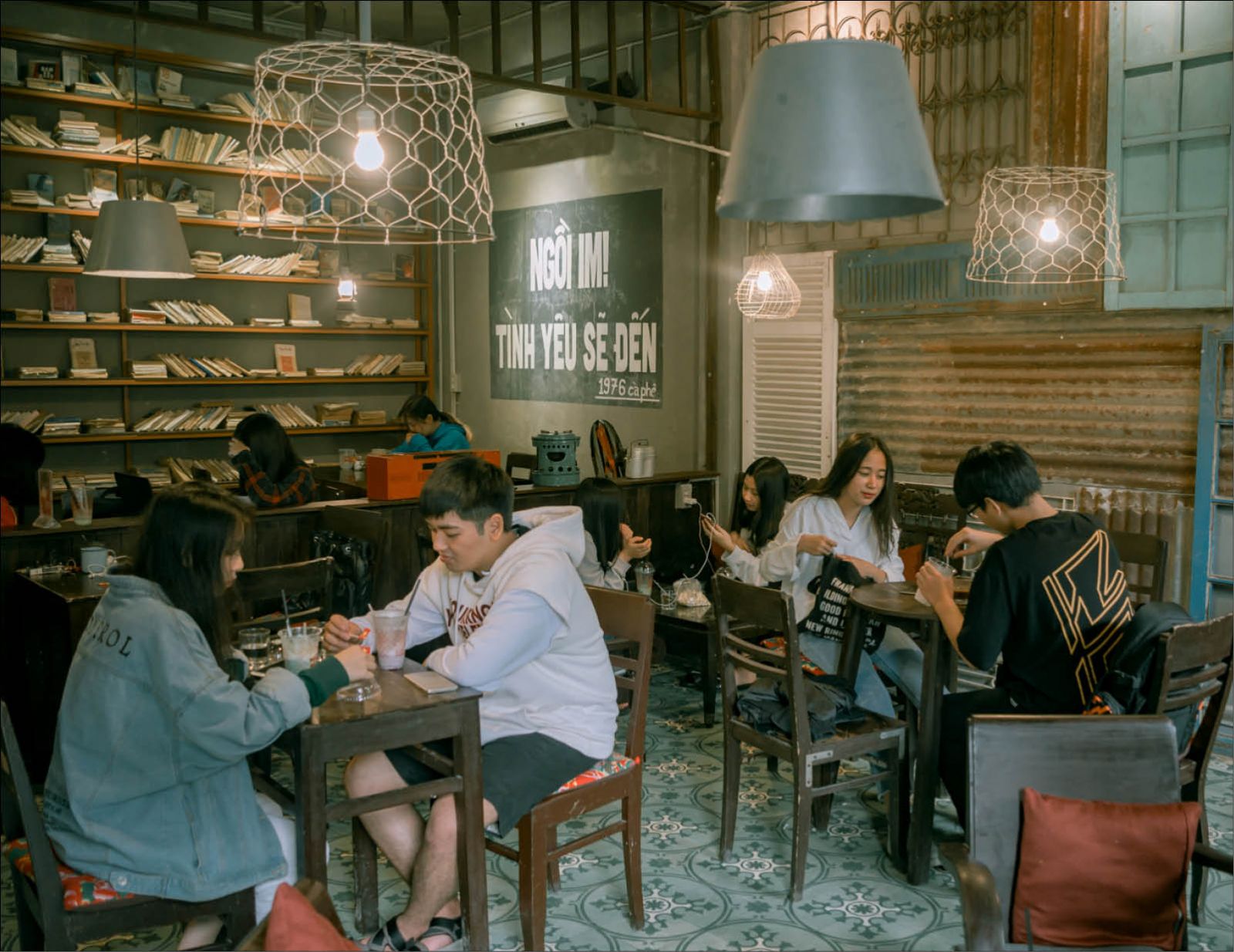 Top 20 quán cafe đẹp ở Huế - Nét độc đáo cho vùng đất Cố Đô 