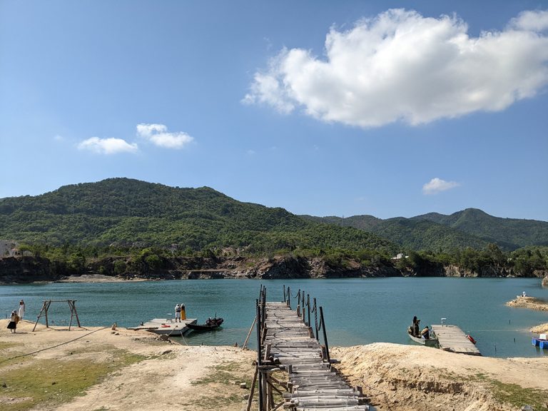 Hồ Đá Xanh Vũng Tàu - Tuyệt tình cốc với view sống ảo triệu like