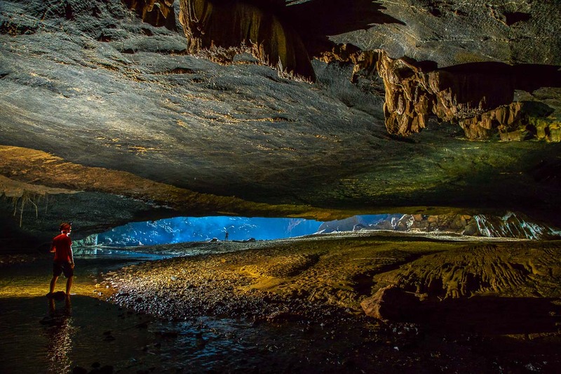 Khám phá hang Én - Kỳ quan hang động tự nhiên lớn thứ 3 thế giới