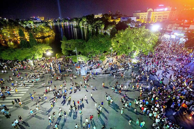Phố đi bộ Hà Nội – điểm vui chơi, giải trí cuối tuần hot nhất thủ đô